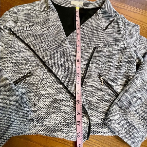 DEPT 222 Ladies Black and White Collared Zippered and Lined Jacket Preowned - Picture 9 of 15